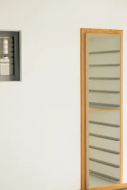 Innentür aus hellem Holz